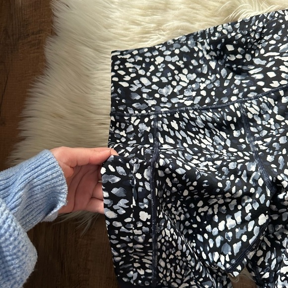 ATHLETA Spotty All In Crop Leggings - Picture 4 of 5